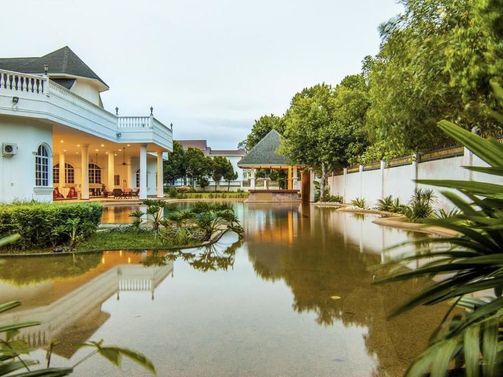 The Kahaani Hotel อาเยอร์ เกโระห์ ภายนอก รูปภาพ