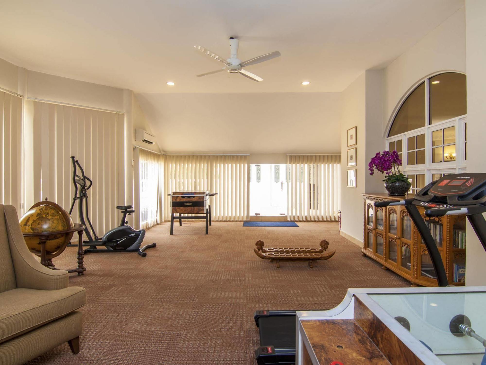 The Kahaani Hotel อาเยอร์ เกโระห์ ภายนอก รูปภาพ