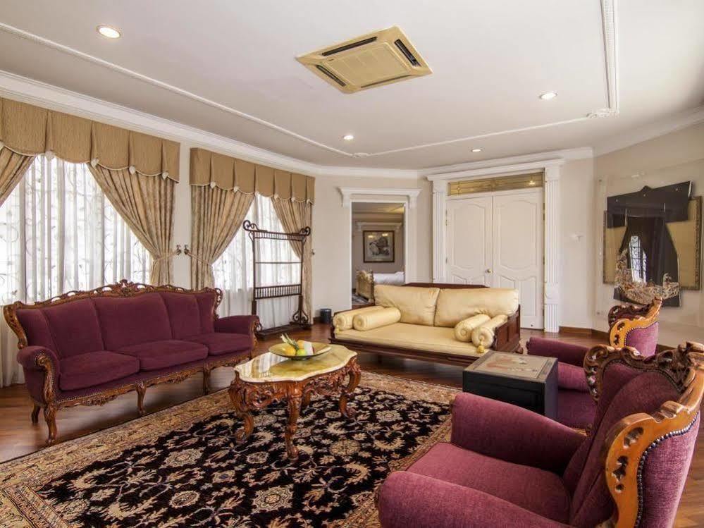 The Kahaani Hotel อาเยอร์ เกโระห์ ภายนอก รูปภาพ