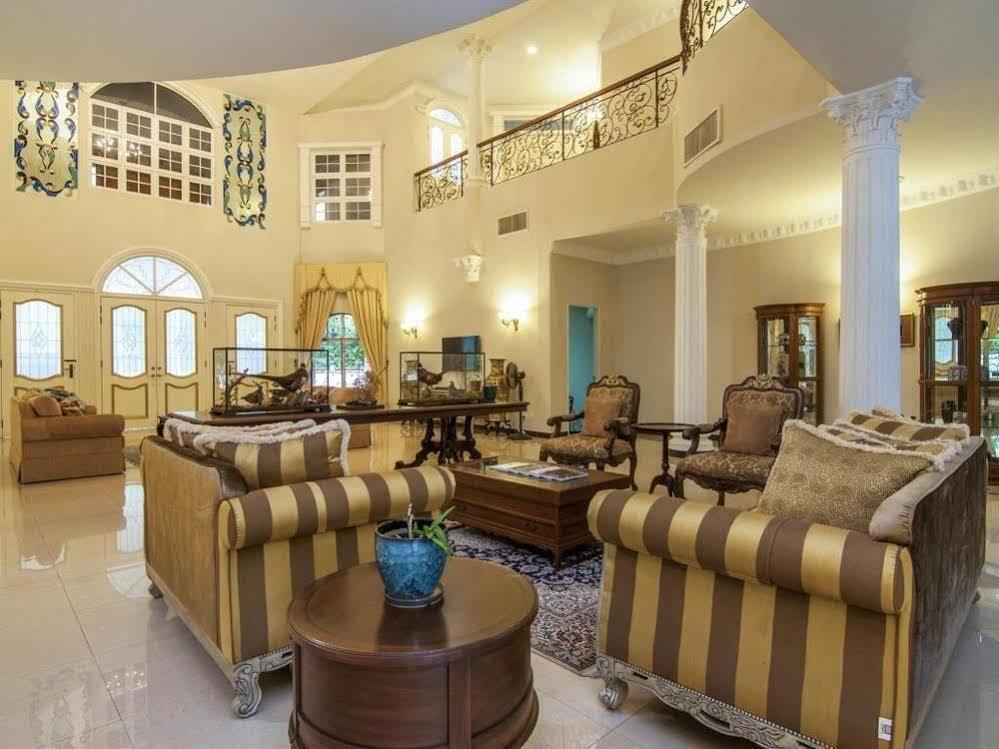 The Kahaani Hotel อาเยอร์ เกโระห์ ภายนอก รูปภาพ