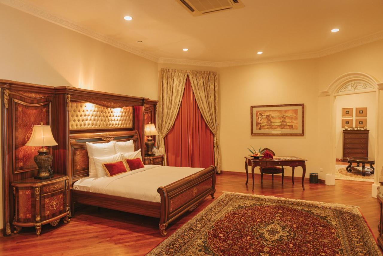 The Kahaani Hotel อาเยอร์ เกโระห์ ภายนอก รูปภาพ